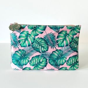 5/$25❣️Ipsy Glam Bag August 2022 Travel NWT!